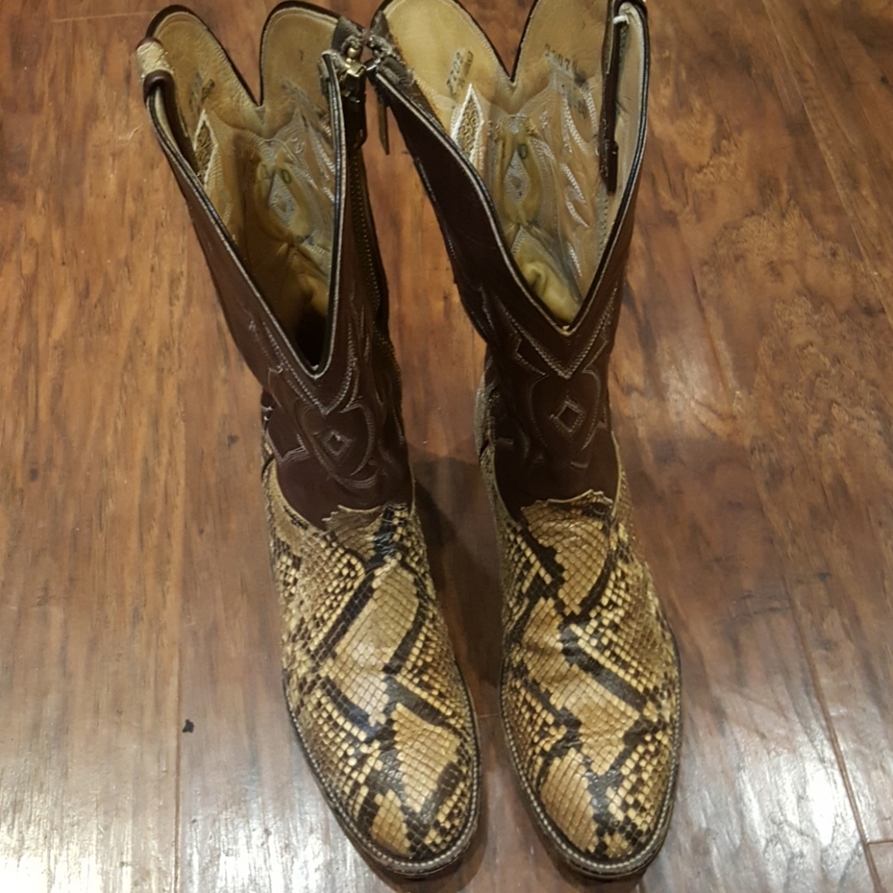 Hondo authentic snake skin boots
